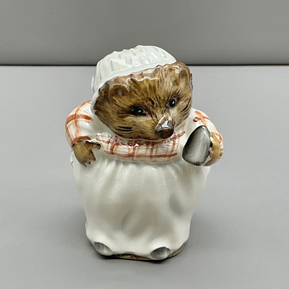 Beswick Beatrix Potter Mrs Tiggy Winkle Hedgehog Figurine England 1948 3.25"